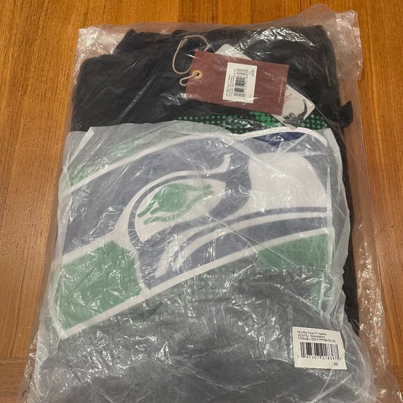 Mitchell & Ness Black Seattle Seahawks Gridiron Classics Big Face 7.0 Pullover - Picture 1 of 4